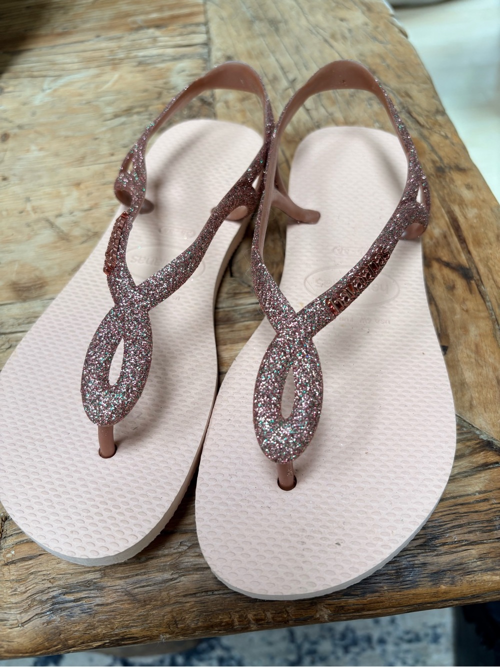 Havaianas Rosa Ballet Glitter Thong Sandals